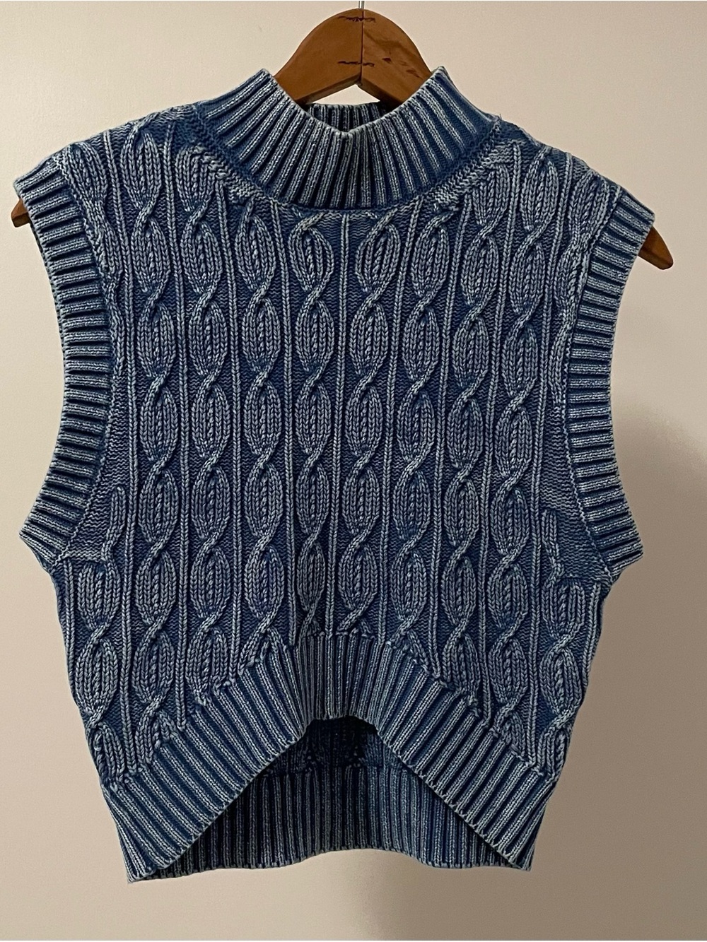 Zara Blue Cable-Knit Sleeveless Sweater Vest